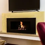 Ultracentral Luxury Apartment